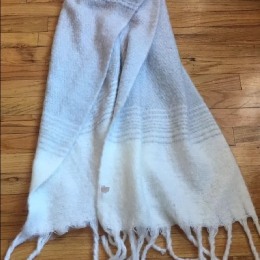 LC Scarf